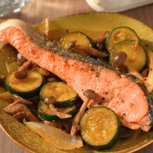 【鮭とズッキーニのカレー炒め】旬野菜で主菜のボリュームUP✊