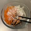 米粉でカリッと♪もずくと彩り野菜のかき揚げの工程1
