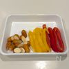 簡単映え♩【スモークチーズと生ハム野菜のプレート】の工程1