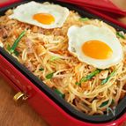 タイ風ホットプレート蒸し焼きそば