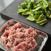 ご飯がすすむ♡【豚こまピーマンのオイスター炒め】の工程1