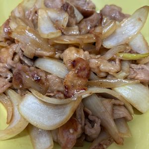ちちちの作ってみた!投稿(行列の定食屋さんの🤩豚バラとろとろ蜂蜜レモンバター照り焼き)