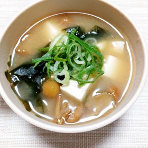 よっこの作ってみた!投稿(【豆腐となめこのお味噌】我が家の基本のお味噌汁♬︎)