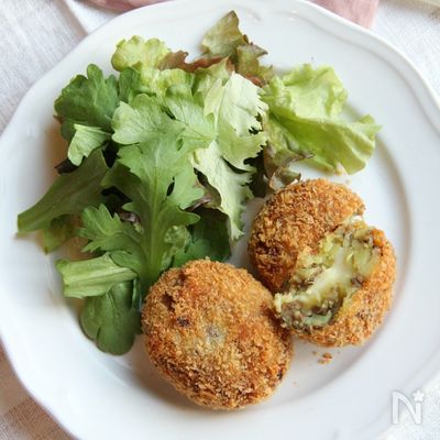 チーズ入りさつまいもカレーコロッケ《チーズがとろり♪》