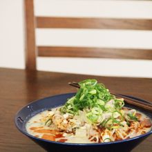 あったかピリ辛！担々うどん