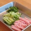 和えるだけ♪ツナとハムのごまマヨ春雨サラダの工程1