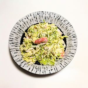 ごんべすの作ってみた!投稿(ツーンがハマる♡キャベツとカニカマのごまわさびマヨサラダ)