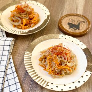 のりのり🐾🎀🤍の作ってみた!投稿(食材2つで簡単！【にんじんと白滝の中華風ごま炒め】腸活にも◎)