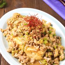 美味しく温活♪ねぎたっぷり肉味噌だれの豆腐ステーキ