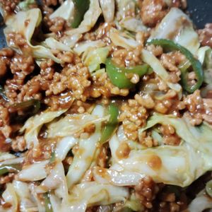 モモの作ってみた!投稿(【キャベツの肉味噌炒め】食材2つ♬︎ご飯が進むおかず♬︎)