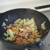 野菜モリモリ食べられる♩【豚こまキャベツのうま塩炒め】の工程3