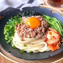 肉そぼろたっぷり！油そば風混ぜうどん