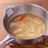 【大根とにんじんと油揚げのお味噌汁】シンプルでおいしい！の工程2