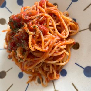 ちっぴの作ってみた!投稿(【フライパン1つ】簡単トマトとツナのワンパン絶品パスタ！)