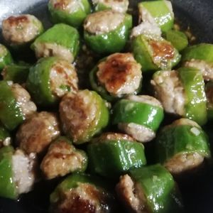 ぽぽペの作ってみた!投稿(お弁当にも♪照り焼きピーマンの肉詰め)