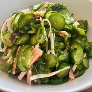 Shinoの作ってみた!投稿(＼かつおで旨みUP／ワカメとカニカマの酢の物)