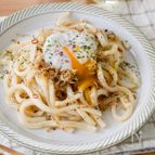 【爆速5分】箸が止まらん！カリカリしらすの濃厚ペペ玉うどん♪