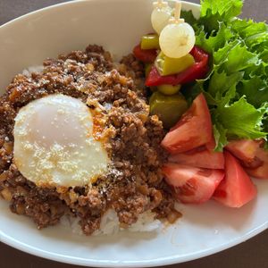 Robinの作ってみた!投稿(ワンパン＼ロコモコ風そぼろ丼／)