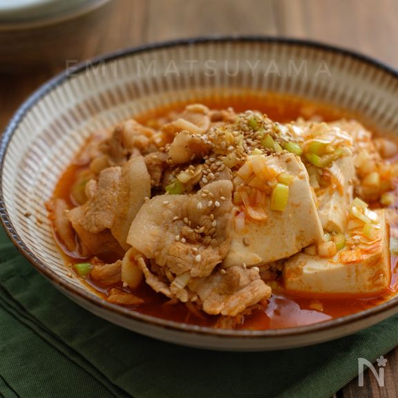 めんつゆで簡単！＊ピリ辛韓国風豚バラ肉豆腐＊