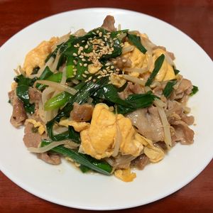 りんごの作ってみた!投稿(【豚もやしニラたま】10分で完成!パパっと美味しく栄養満点♪)
