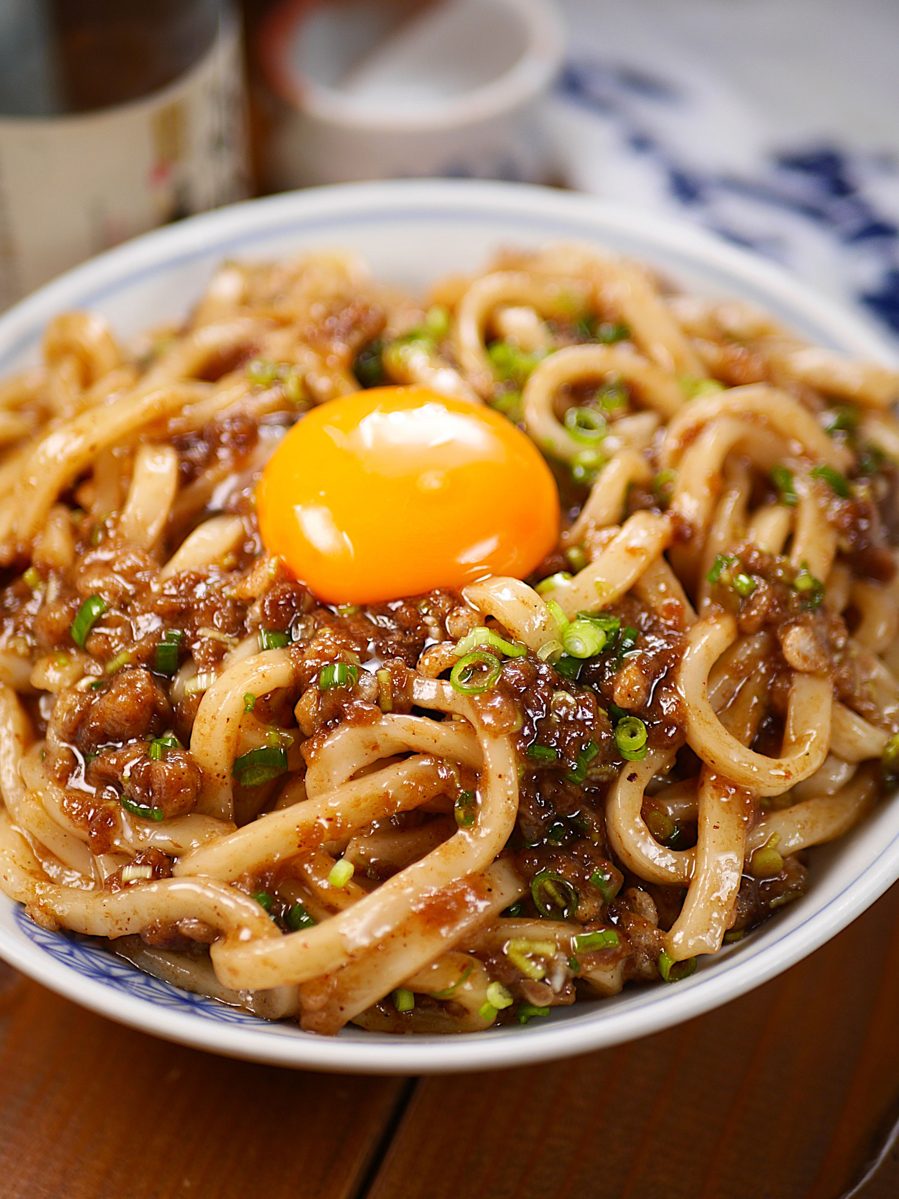 行列のうどんそば④ぶっ濃い濃厚ソースのもっちり油うどん🤩 | レシピ