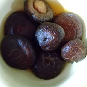 チョロリスの作ってみた!投稿(生しいたけの含め煮)