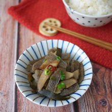 食物繊維豊富！ごはんがすすむ♪凍りこんにゃくとごぼうの煮物