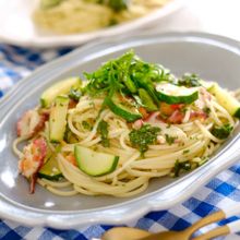 大葉たっぷりタコとズッキーニのパスタ