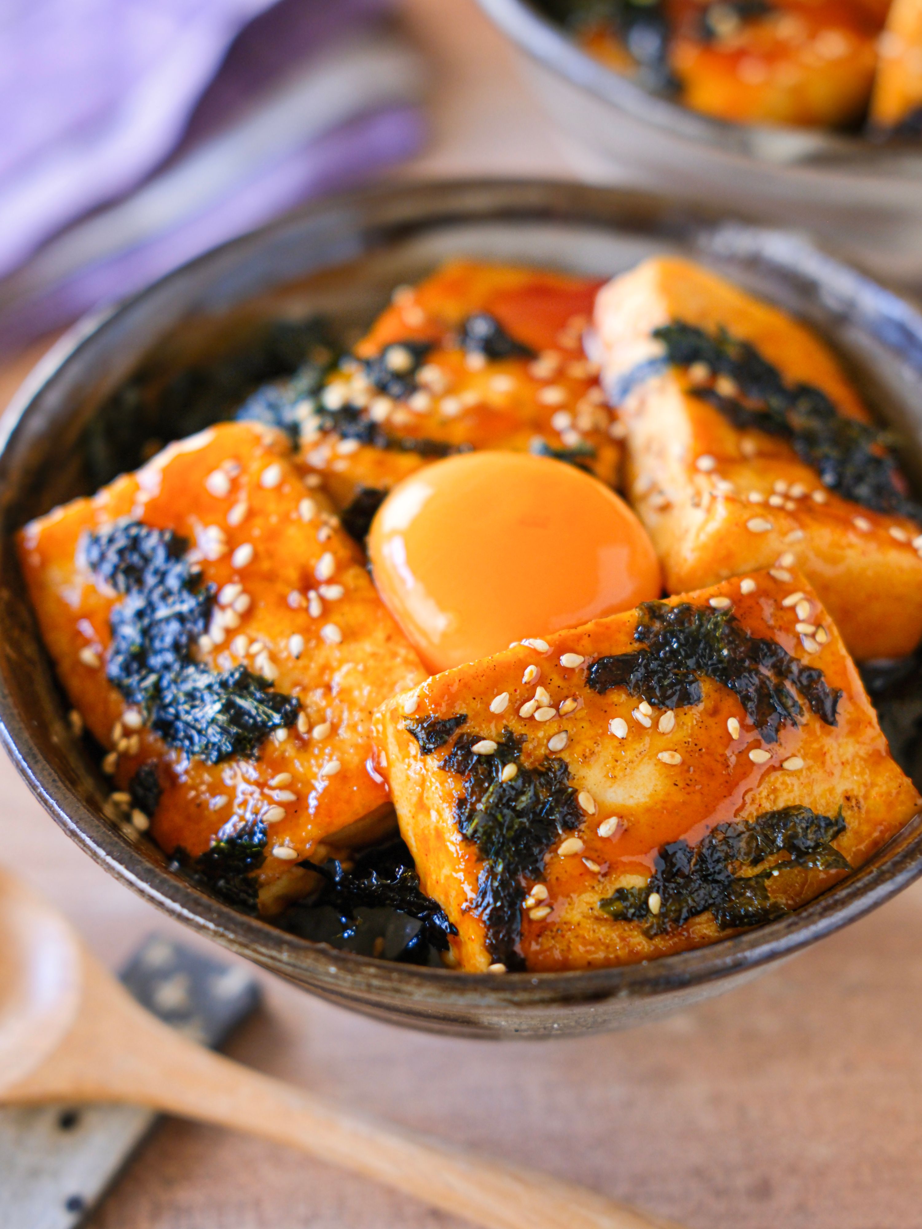 やみつきヤンニョム豆腐丼】このために豆腐買いたい！ | レシピサイトNadia