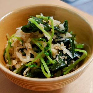 まゆのの作ってみた!投稿(豆苗と切り干し大根のわかめサラダ)