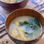 ホッとするおいしさ♪『大根と油揚げとわかめのお味噌汁』