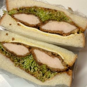 さねやんの作ってみた!投稿(ボリューム満点！ソース染みしみ！鶏むね肉のチキンカツサンド)