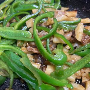 Jesus, Mammaの作ってみた!投稿(【王道の青椒肉絲】旬のたけのこで！食材３つ♪)