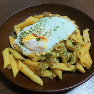 1336129の作ってみた!投稿(【カレー風味のミートペンネ 半熟卵のせ】フライパン1つで！)