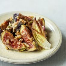 無花果とミョウガの胡桃蜂蜜味噌和え
