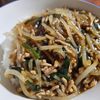 Maiの作ってみた!投稿(もやしで節約【ニラもやしのあんかけ丼】10分で簡単ごはん)