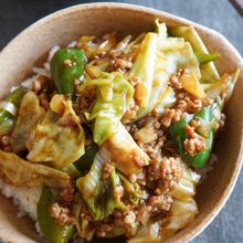 『豚ひき肉de回鍋肉丼』子供も喜ぶ簡単美味しいがっつりご飯♡