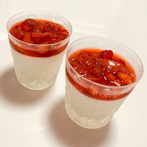 のっとの作ってみた!投稿(口どけなめらか♡いちごのパンナコッタ)