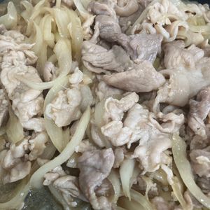 286014の作ってみた!投稿(マヨ de コクうま♪『豚こまのマヨ生姜焼き丼』)