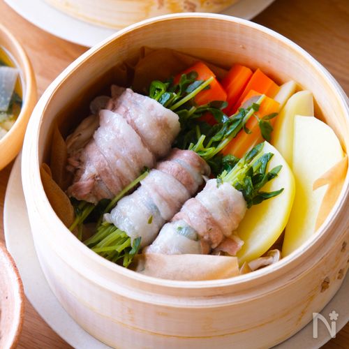 簡単♪豆苗の肉巻きと彩り野菜のせいろ蒸し