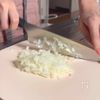 簡単✨とろ〜り幸せ♡肉汁溢れる【王道チーズインハンバーグ】の工程1
