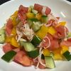 ゆっこの作ってみた!投稿(カニカマと野菜のサラダ)