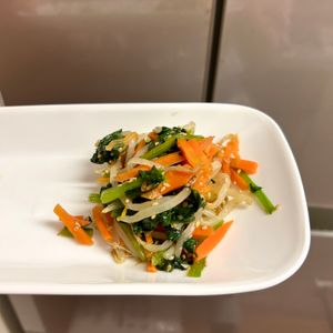 ケの作ってみた!投稿(【ほうれん草と人参ともやしの3色ナムル】レンジで簡単☆)