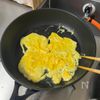 【シンプルうまい♪】小松菜と卵しらすのバタポン炒め☆簡単副菜の工程1