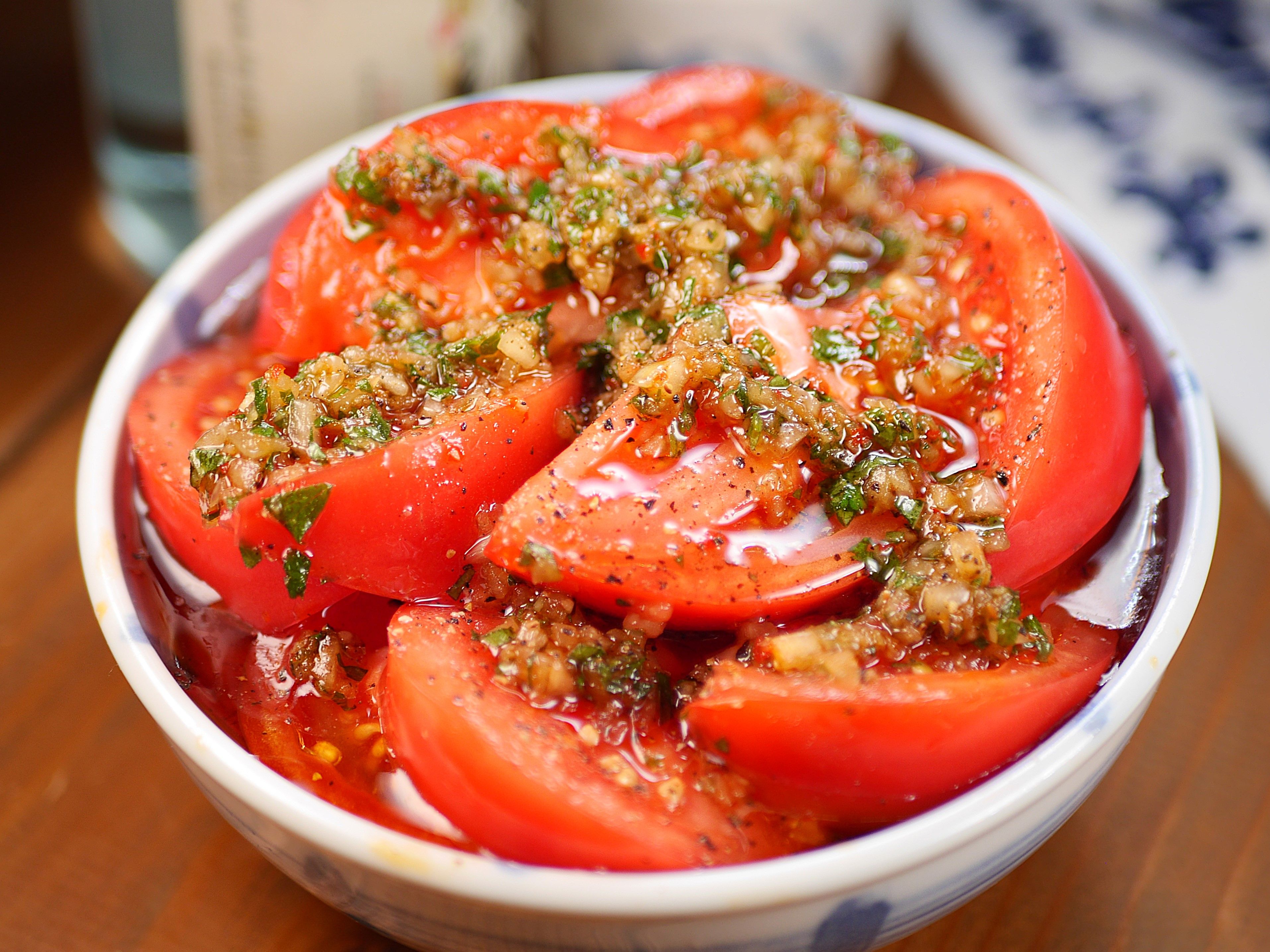 今年の夏のトマトサラダ😘🍅スパイシー和風よだれトマト