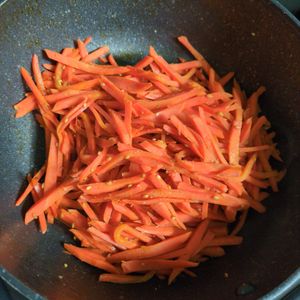 さこ　マロ美の作ってみた!投稿(野菜の満足おかず☆にんじんのマヨ胡麻和え)