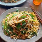ピリッと辛い！癖になる美味しさ台湾風焼きそば