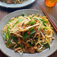 ピリッと辛い！癖になる美味しさ台湾風焼きそば