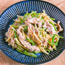 豚こま切肉で！じゃがいもとピーマンのオイスターソース炒め
