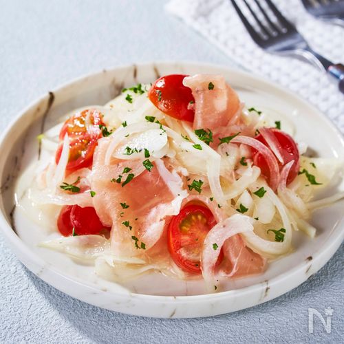 和えるだけで簡単！玉ねぎと生ハムのマリネ